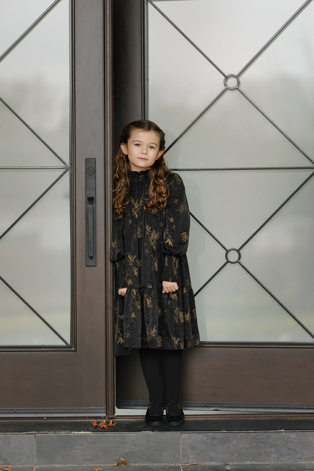 BLACK/GOLD FLOW DRESS
