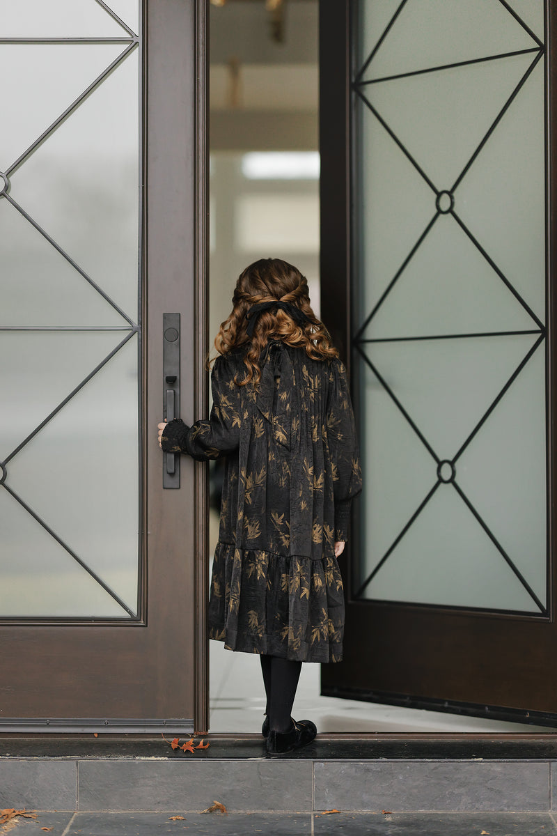 BLACK/GOLD FLOW DRESS