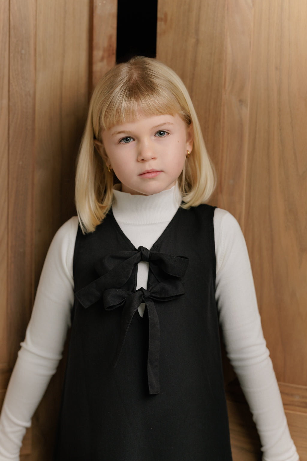 BLACK BOW JUMPER