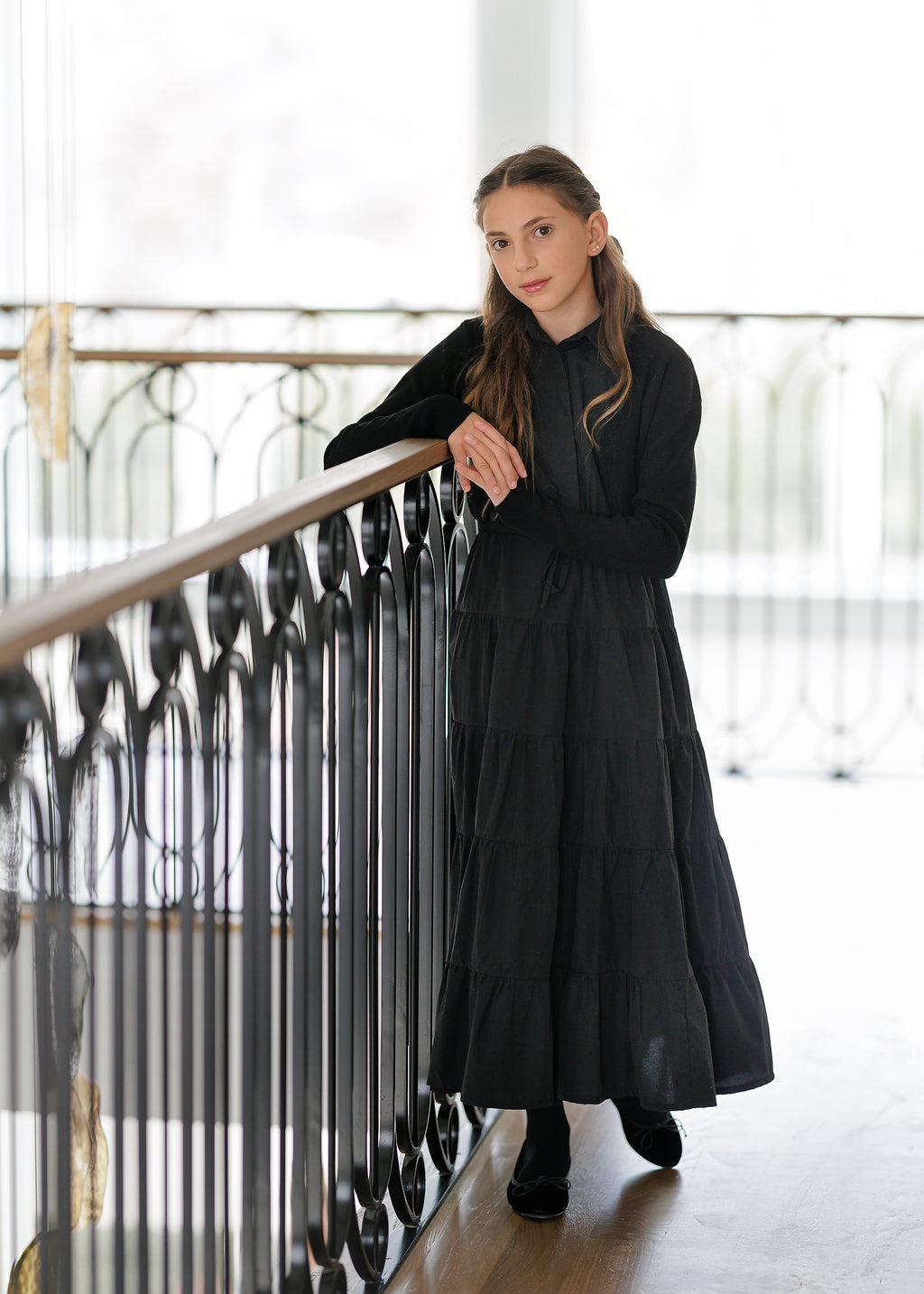 BLACK SCALLOPED BOLERO CARDIGAN