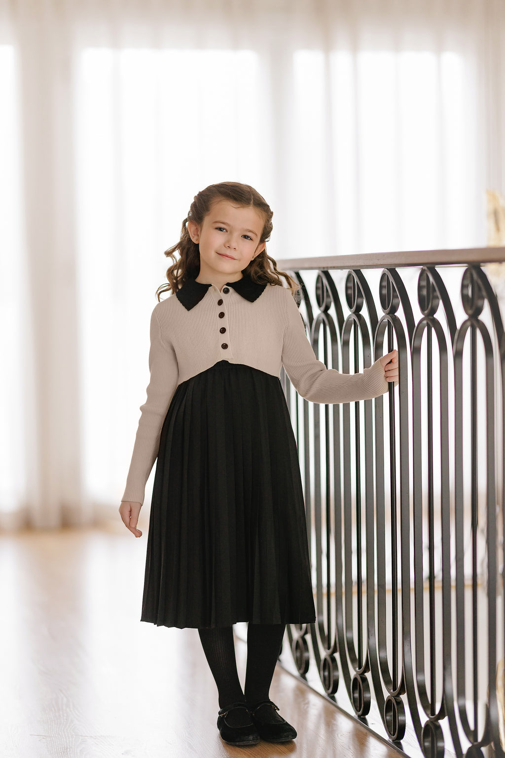TAN COLLAR SWEATER